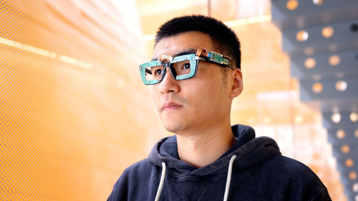 man showcases the tech glasses