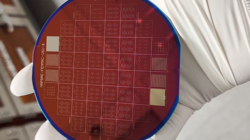 Cornell engineers use tiny vibrating beams to rethink AI hardware